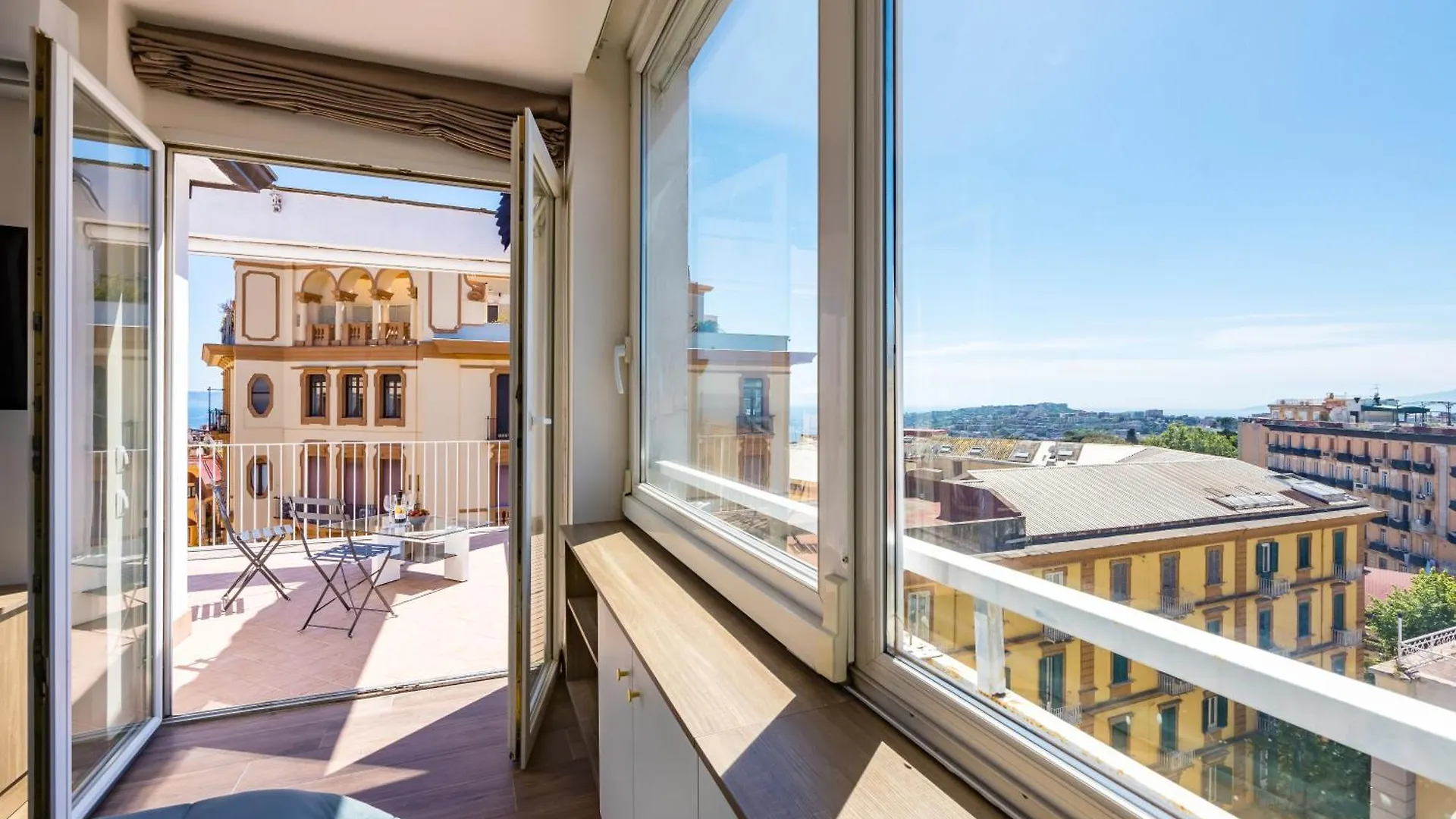 Apartment Chiave Di Fuga By Napoliapartments