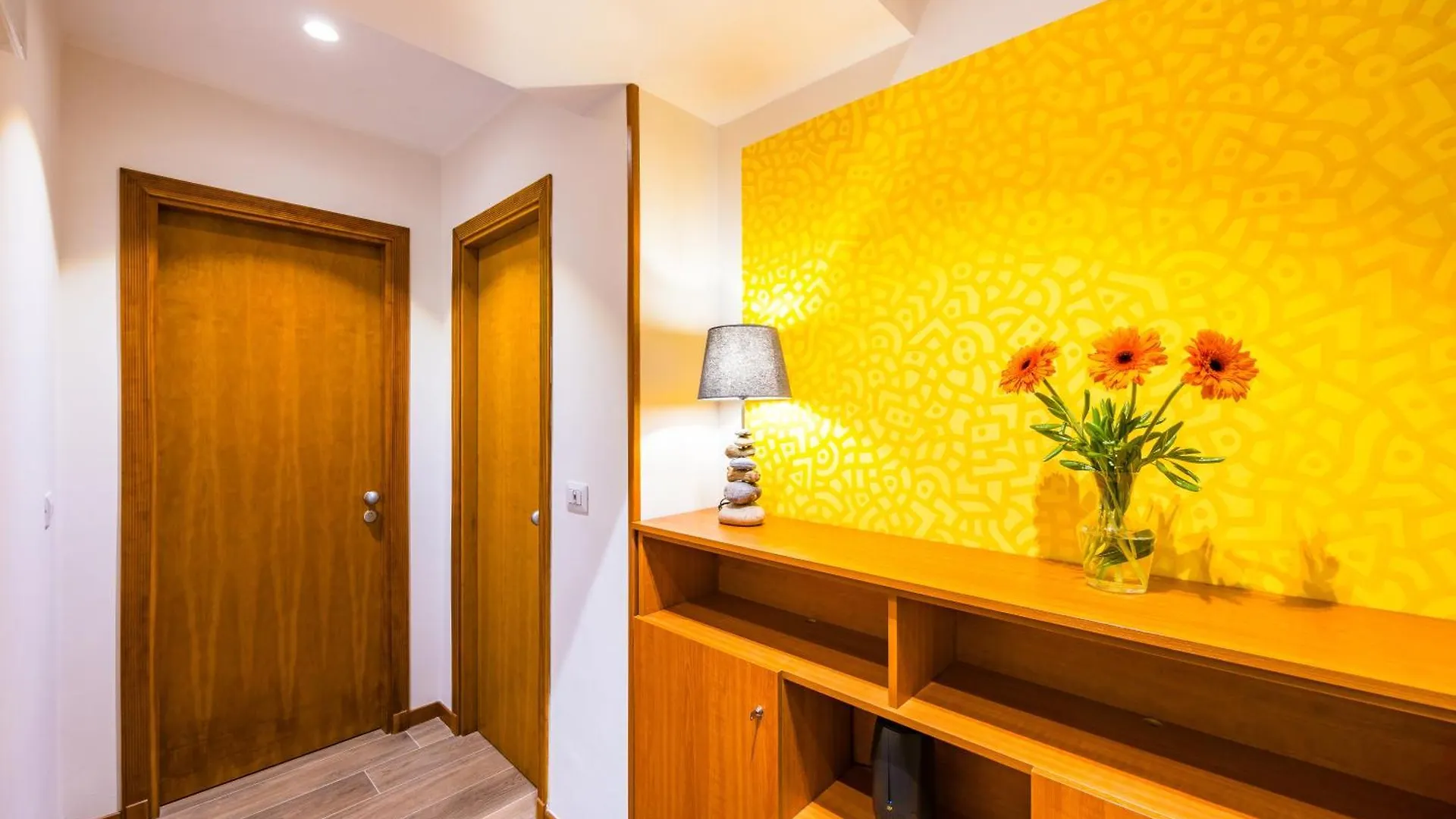 Apartment Chiave Di Fuga By Napoliapartments