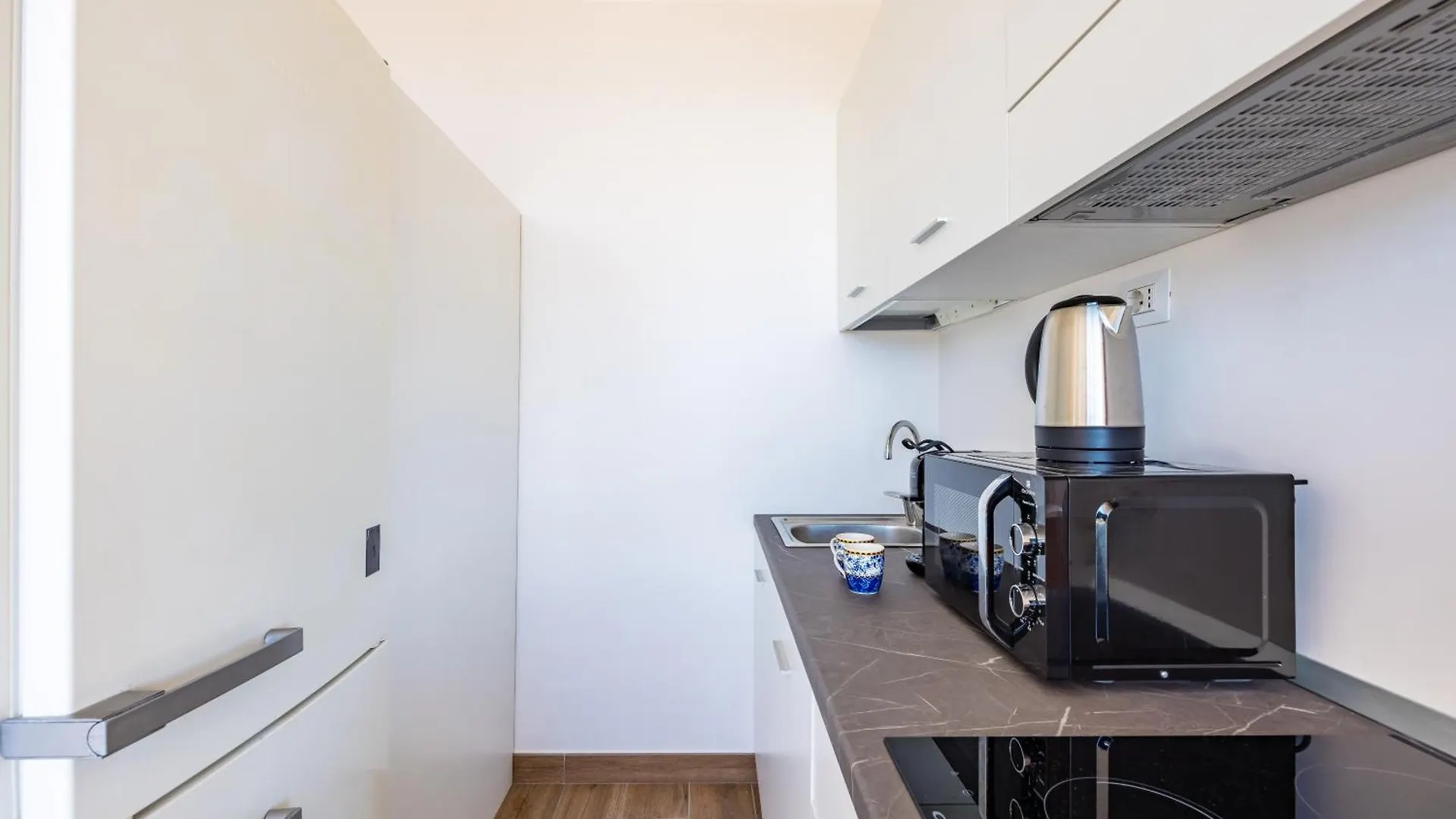 Apartment Chiave Di Fuga By Napoliapartments